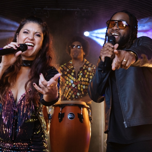 Groovalicious - Soul, Motown and Pop band 