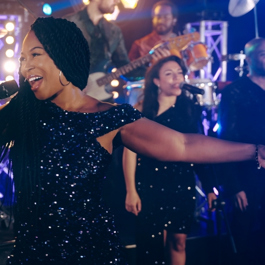 Groovalicious - Soul, Motown and Pop band 