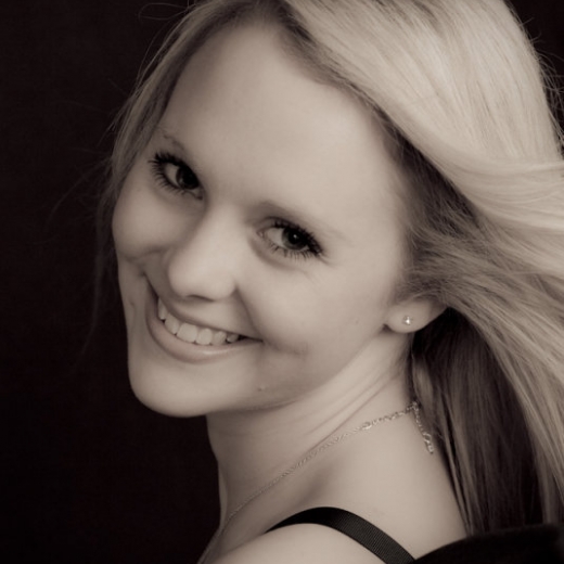 Kate T - Pianist & Singer