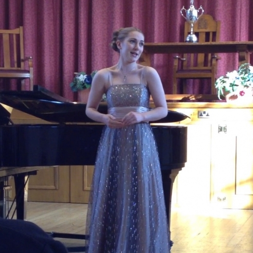 Kate H - Classical Singer/Acoustic Guitarist