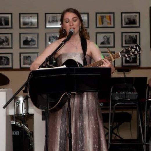 Kate H - Classical Singer/Acoustic Guitarist