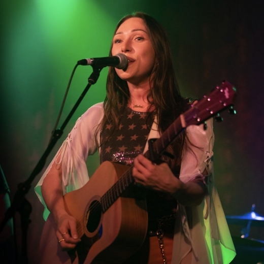 Mabel-Kate Singer/Guitarist