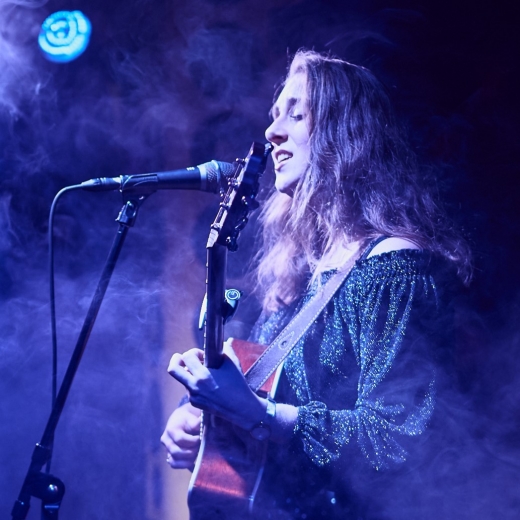 Rachel H - Acoustic Guitarist
